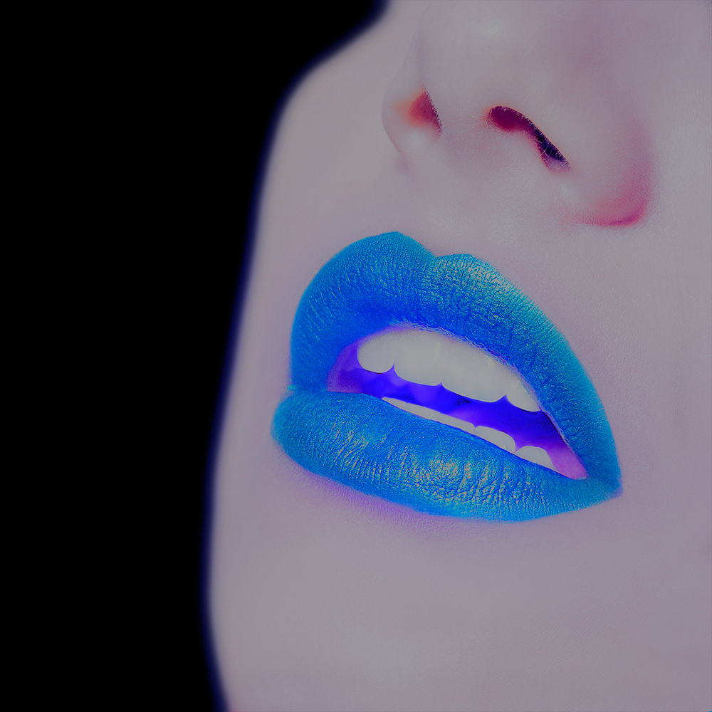 img-UV Glitter Lipstick-0